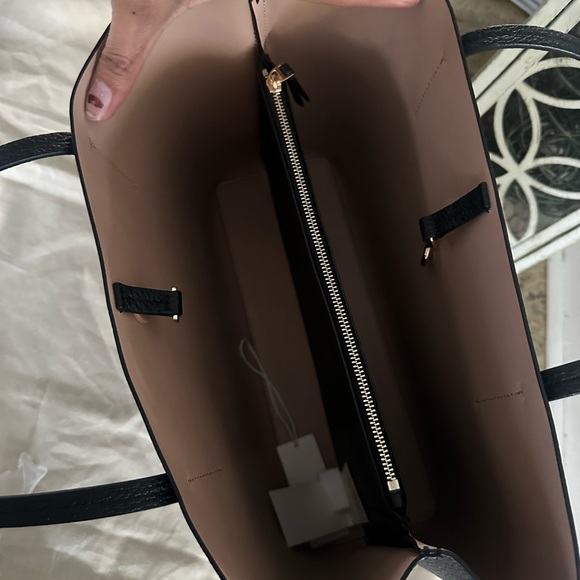 New tory Burch Blake center zip large tote in black - Picture 10 of 14